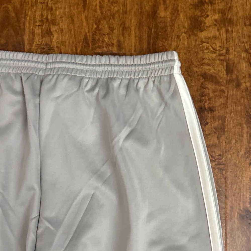 Adidas Light Gray Three-Stripe Joggers with White Logo Size XXL - Picture 13 of 16